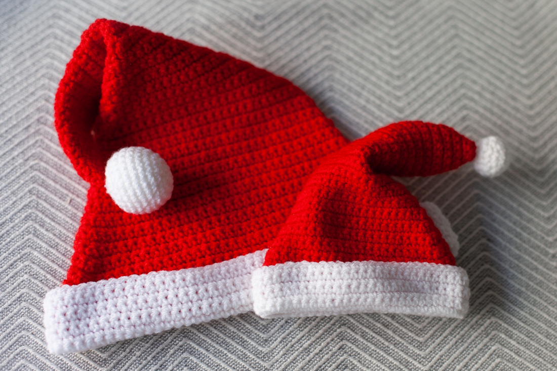 Simple Crochet Santa Hat Pattern (How to Crochet a Santa Hat)