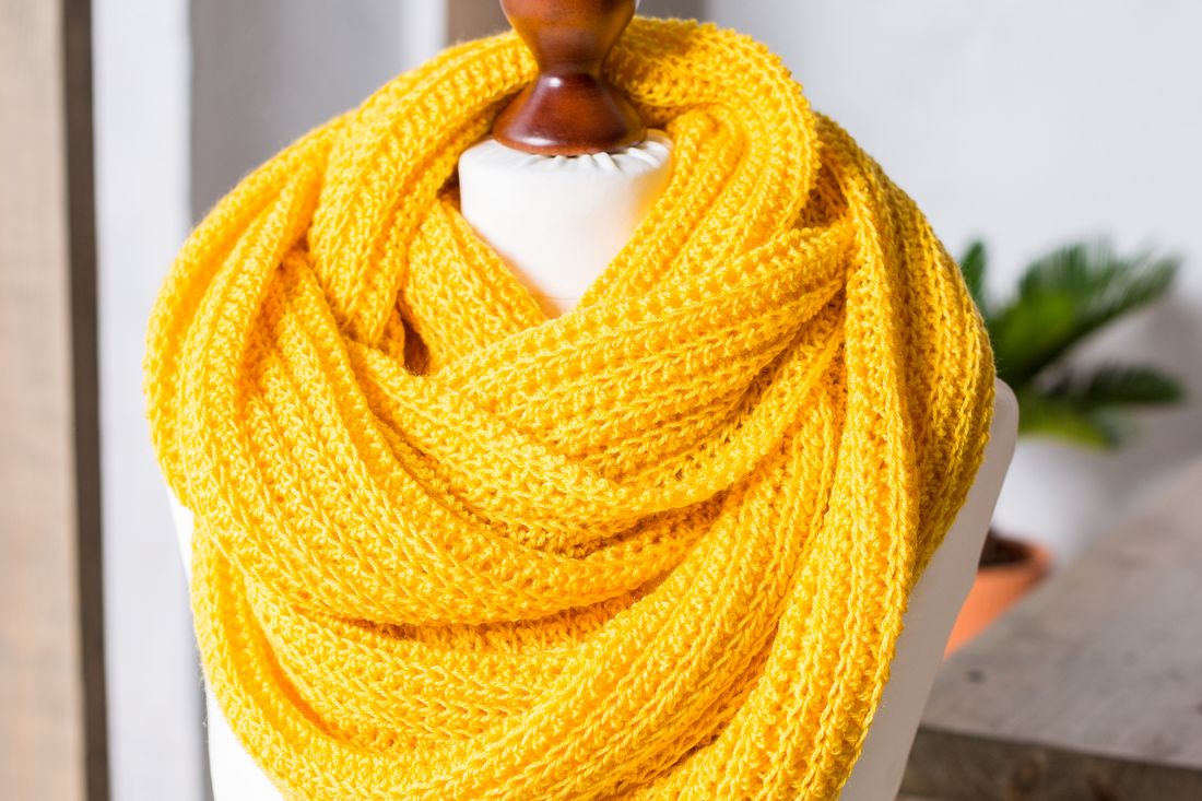 How to Crochet a Basic Snood Scarf (Free Crochet Pattern)