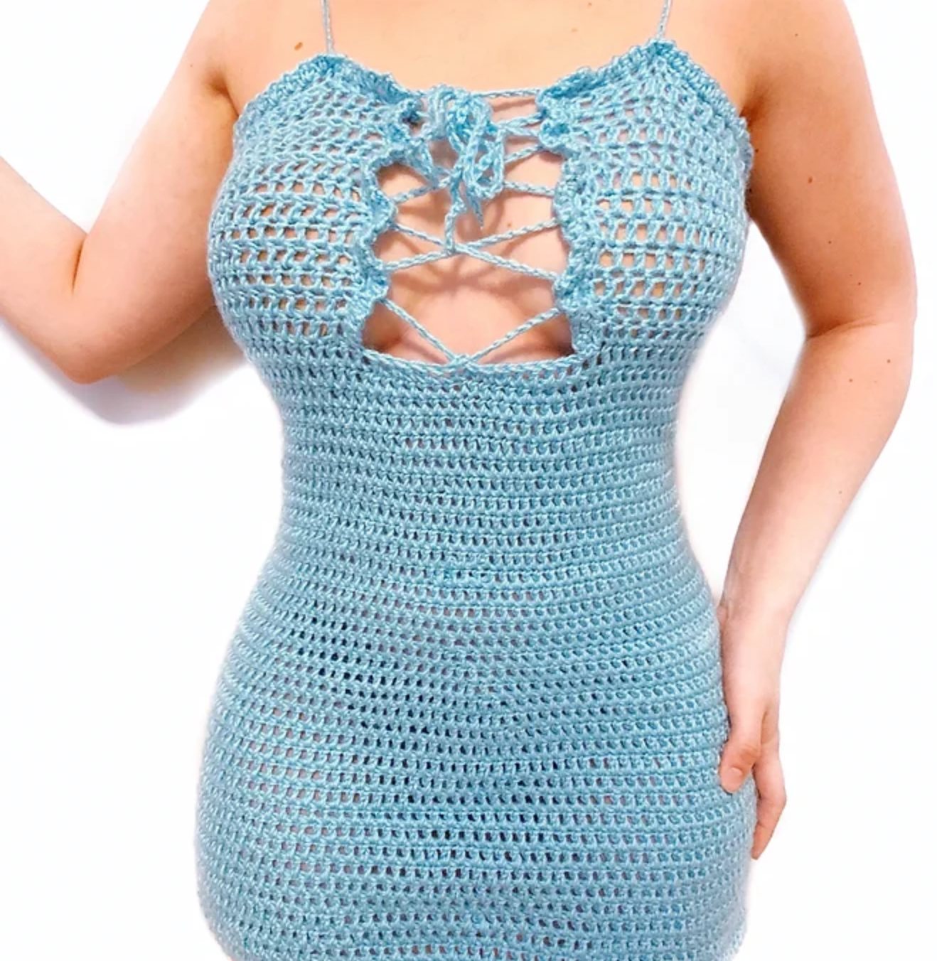 Leighton mini vestido padrão de crochê